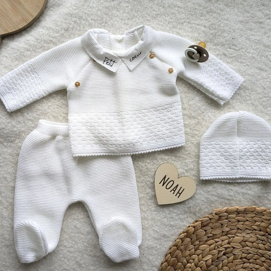 tenue de naissance en maille blanche