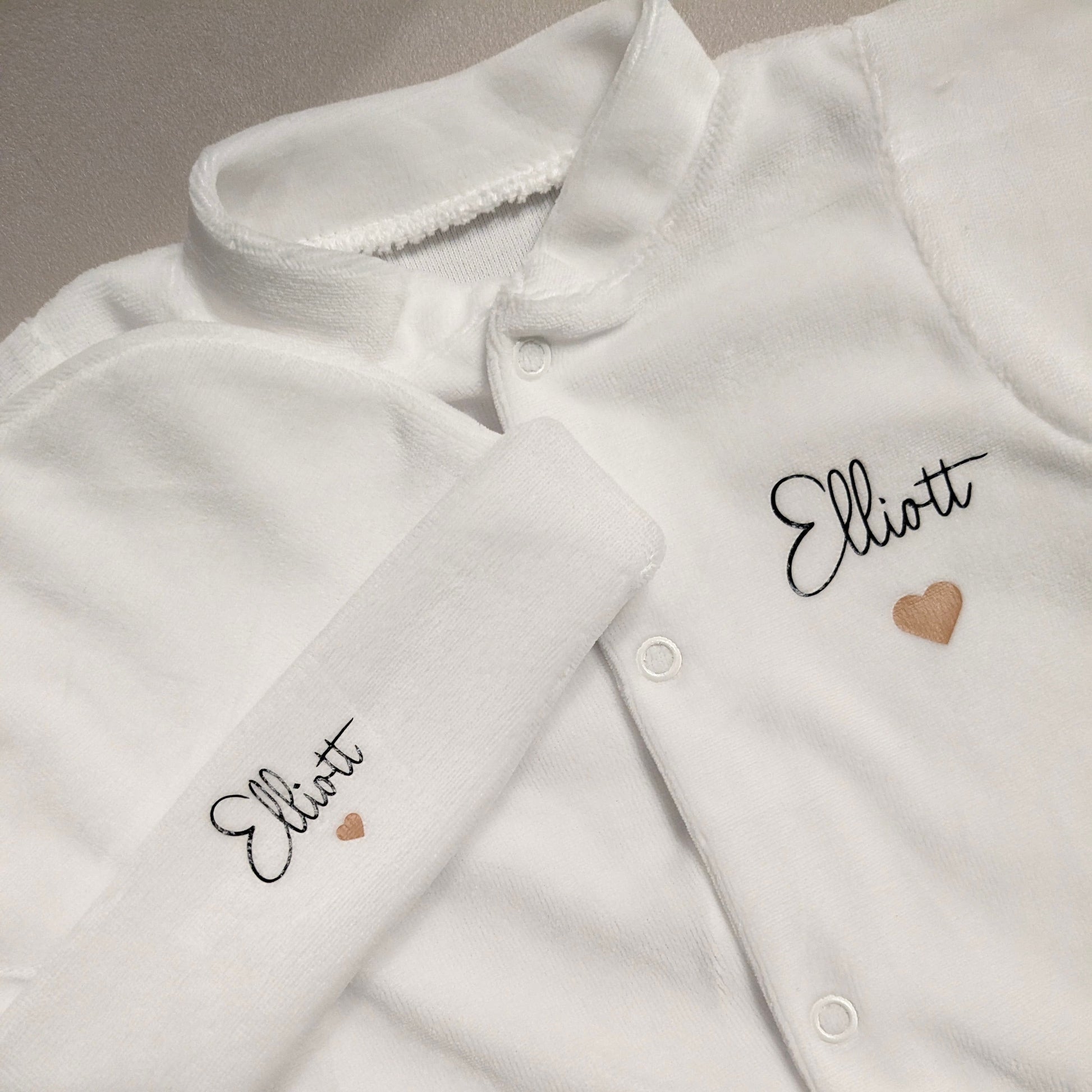 Pyjama et bonnet personnalise Elliott avec coeur Nude