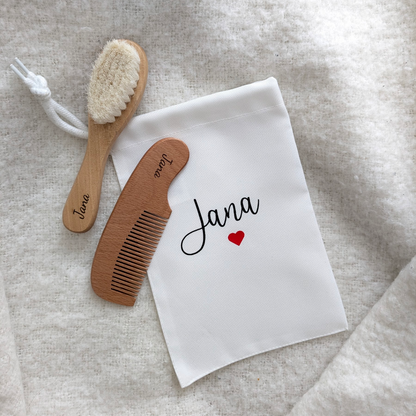 Brosse bébé en bois personnalisée dans coffret cadeau