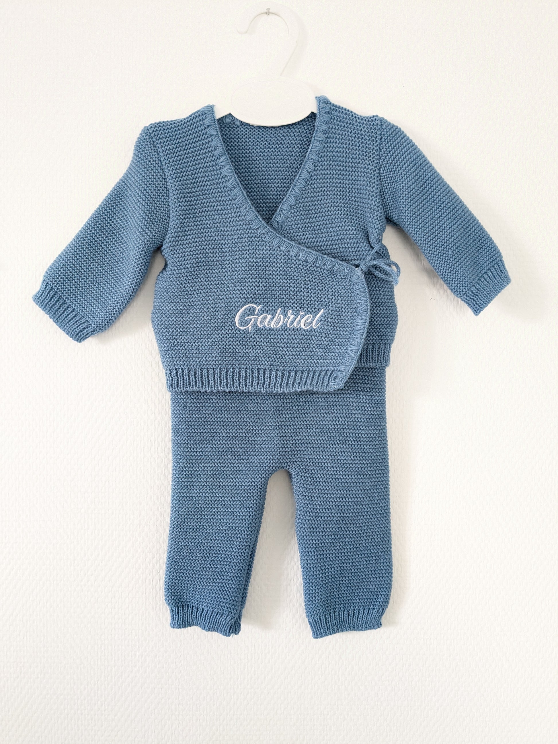Coffret maternité bébé en maille personnalisé pour cadeau