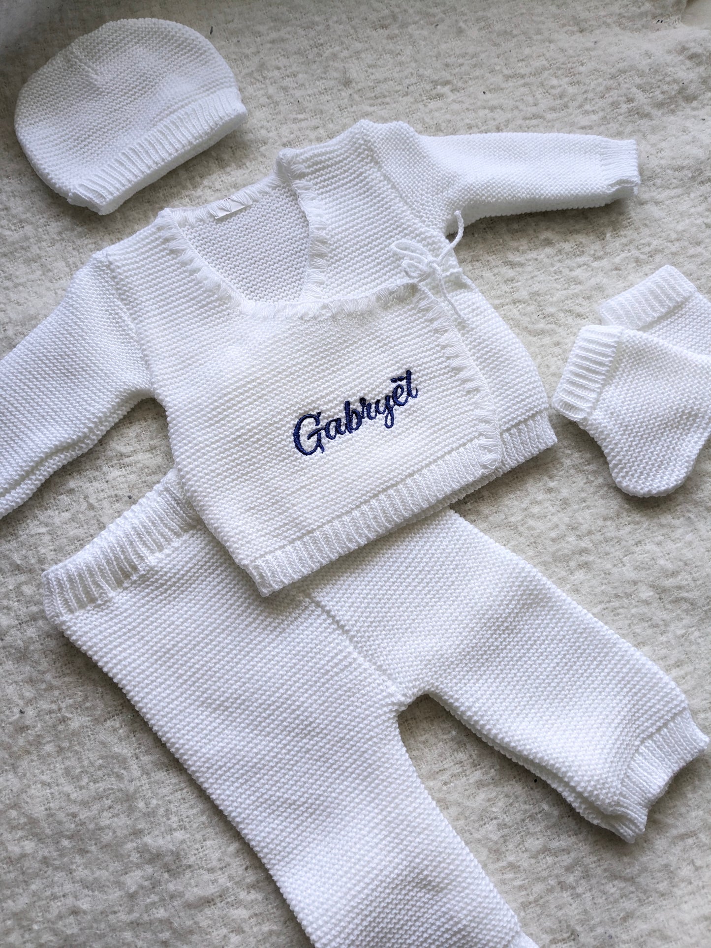Ensemble naissance bébé en maille pour maternité personnalisé