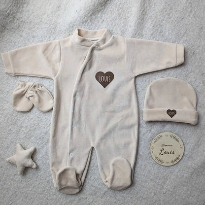 Ensemble de Naissance personnalisé en velours beige Calins de Mamans